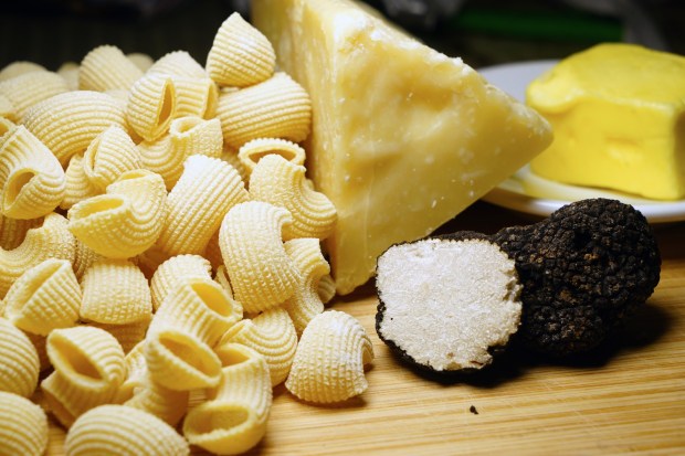 Pasta_Butter_Parmigiano_Truffles_01